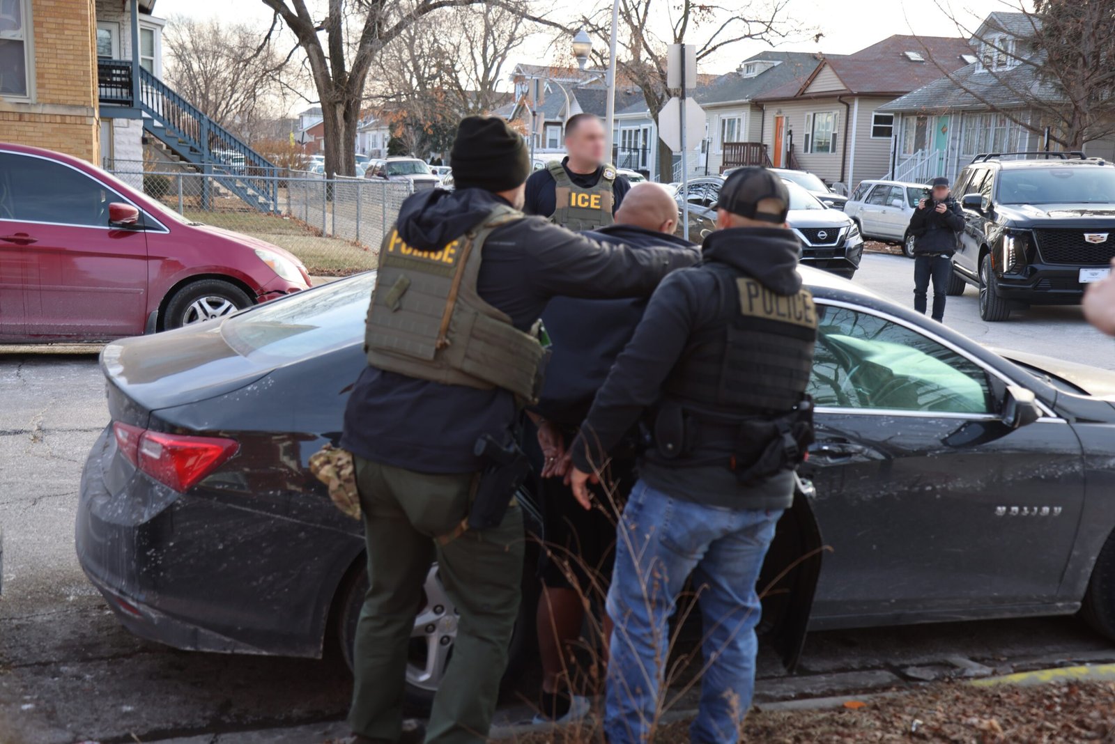ICE Enforcement and Removal Operations officers in Chicago